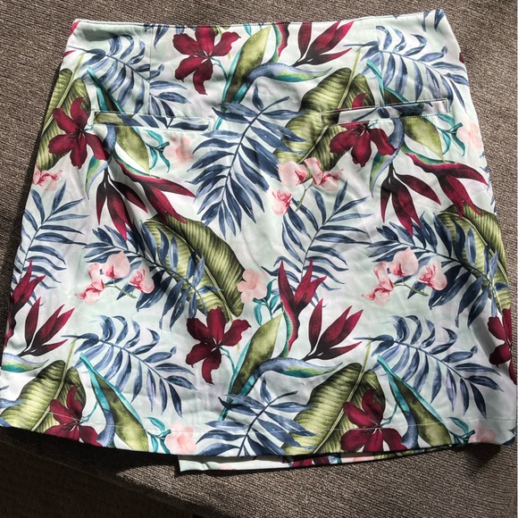 Lady Hagan Golf Skort - Picture 9 of 11